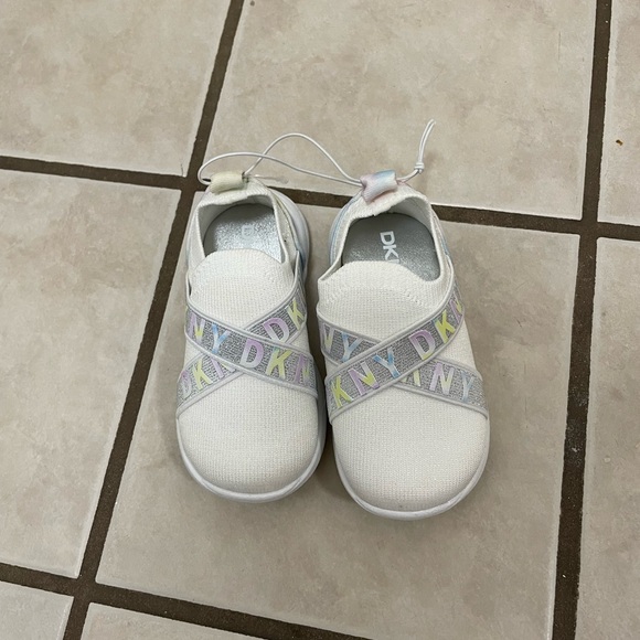 DKNY Toddler Girls Slip On Sneakers size 4/5 - Picture 9 of 13